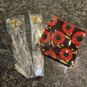 Decorative Sunflower mini plate & two sunflower GANZ cheese spreaders